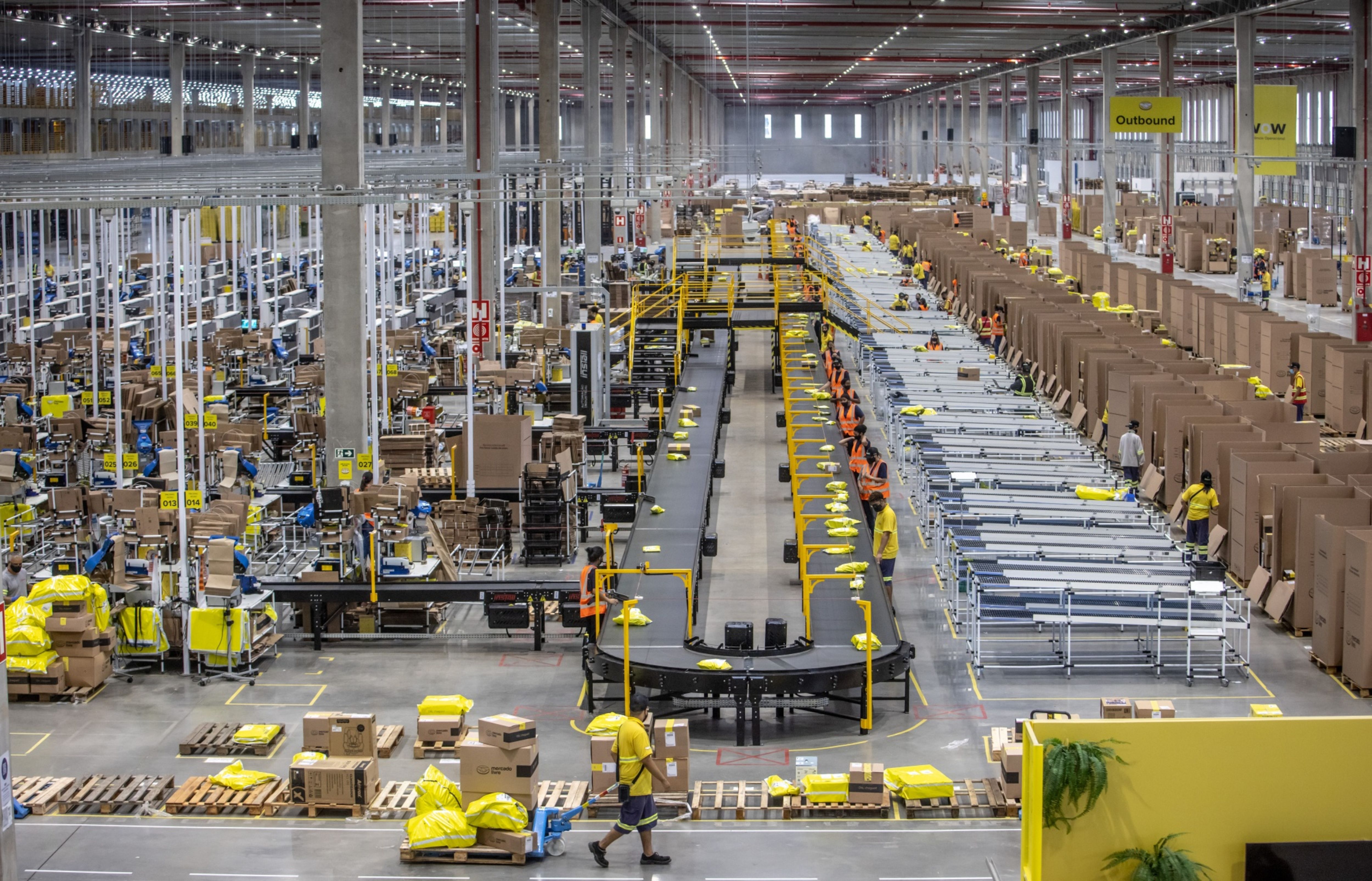 Guia Completo: Como Escolher o Galpão Logístico Ideal para seu E-commerce