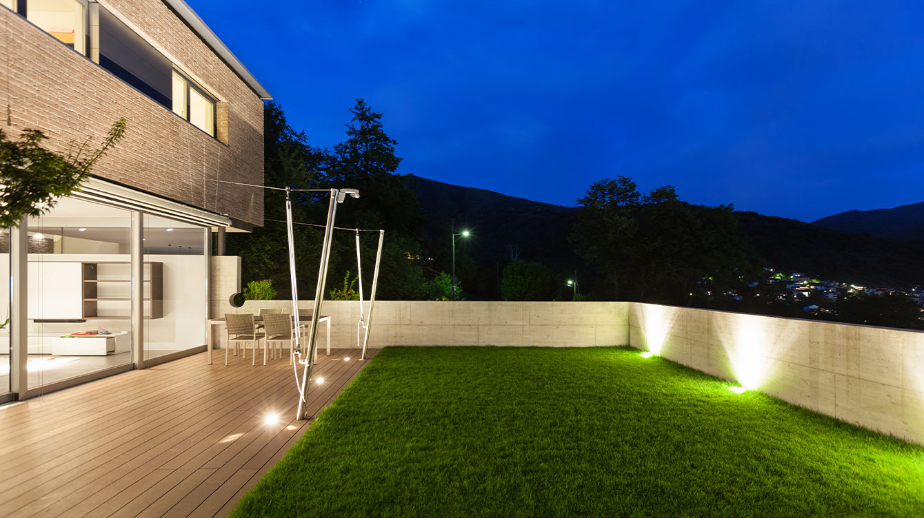 Iluminação Inteligente para Jardins: Automação e Conforto Visual