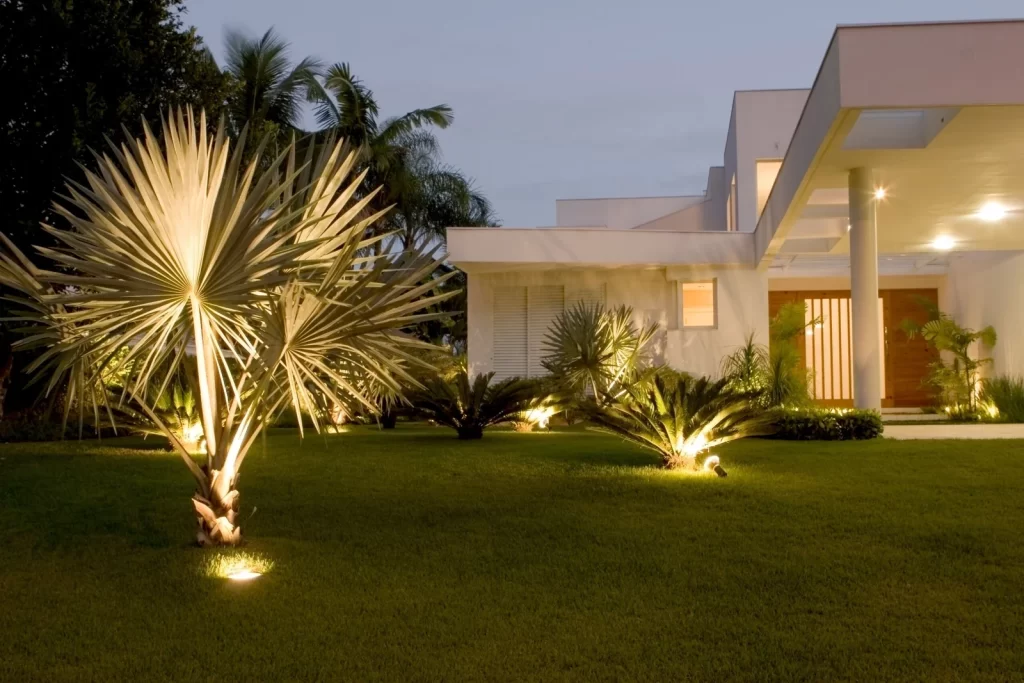 Tendências de Paisagismo 2026: Integrando Iluminação e Natureza
